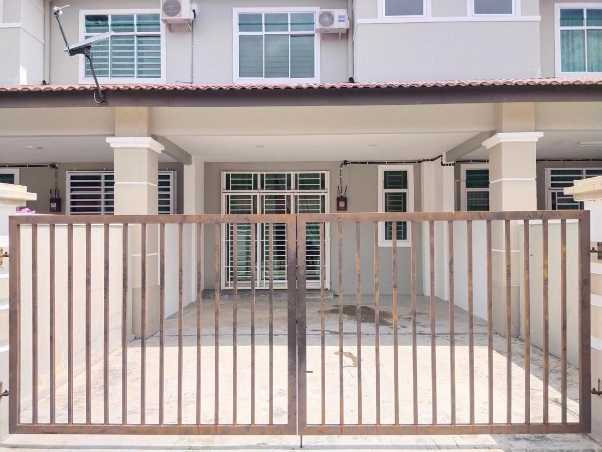 Axaida Homestay Parit Jawa Bakar Parit Exteriér fotografie